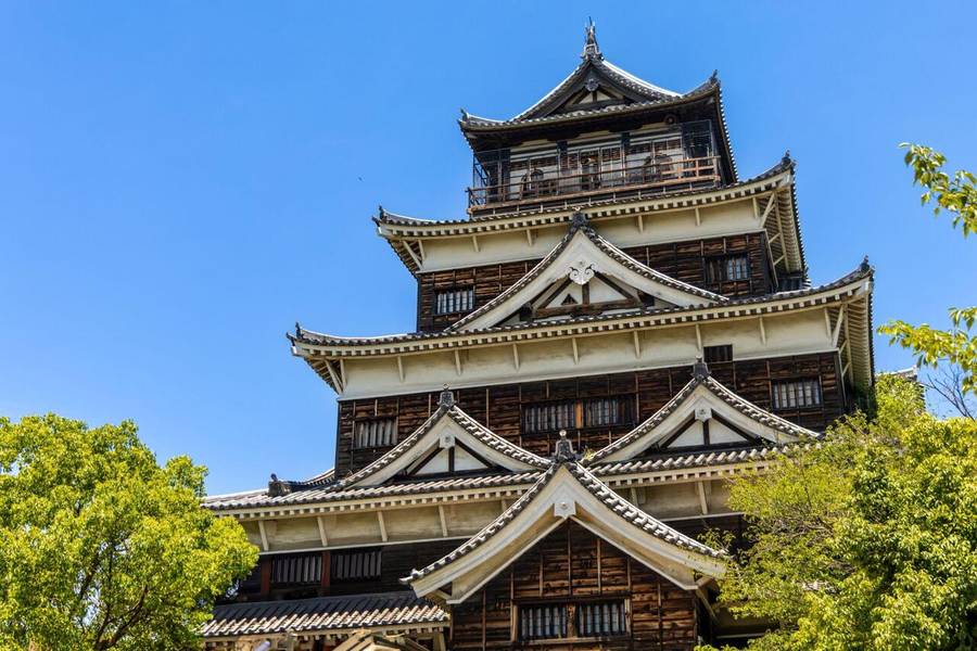 Lâu đài Hiroshima cổ kính từng là biểu tượng của quyền lực tại Nhật Bản. 