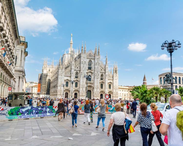 Duomo di Milano gần như là biểu tượng du lịch của thành phố Milan.