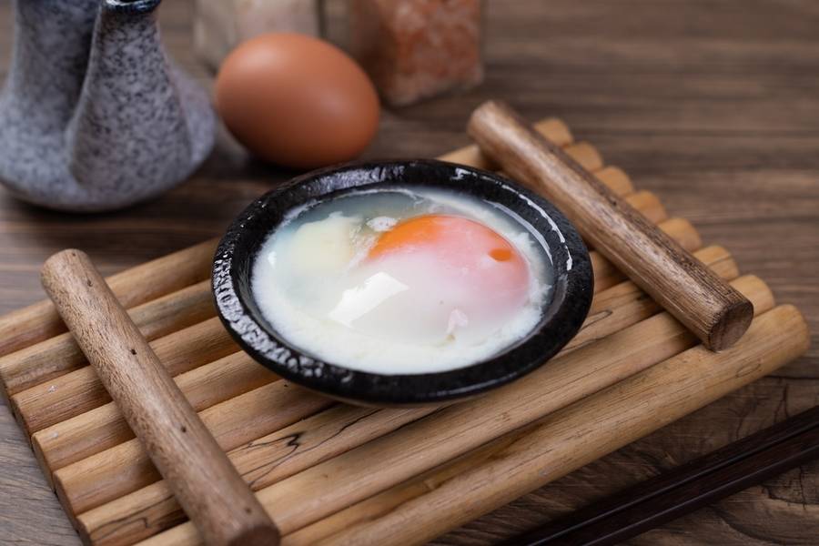 Onsen Tamago là món ăn nên thử trong các chuyến nghỉ dưỡng onsen.