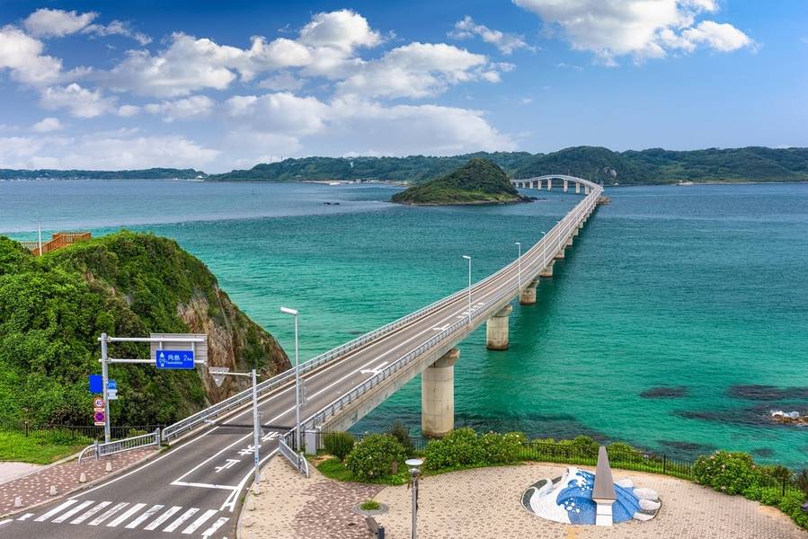 Cầu Tsunoshima Ohashi là địa điểm ngắm cảnh đẹp nhất ở Yamaguchi.