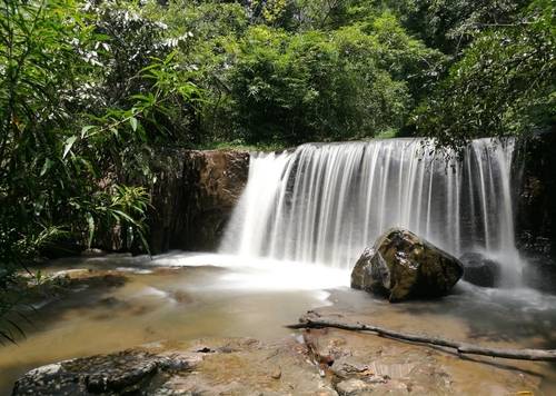 น้ำตกธารงาม - ที่เที่ยวอุดรธานี