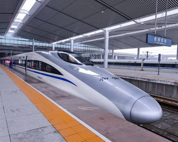 Nếu xuất phát từ các tỉnh khác ở Trung Quốc bạn có thể sử dụng tàu cao tốc để di chuyển tới Tây An.