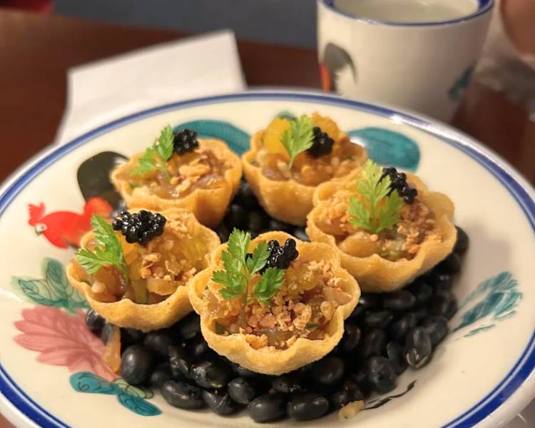 Bánh tổ chim Kueh Pie Tee là đặc sản Singapore có đa dạng các loại nhân để bạn lựa chọn.