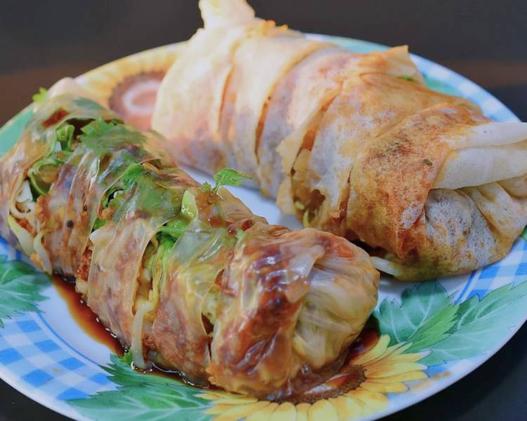 Bánh cuốn Popiah là đặc sản Singapore được kết hợp từ ẩm thực Triều Châu và Phúc Kiến.