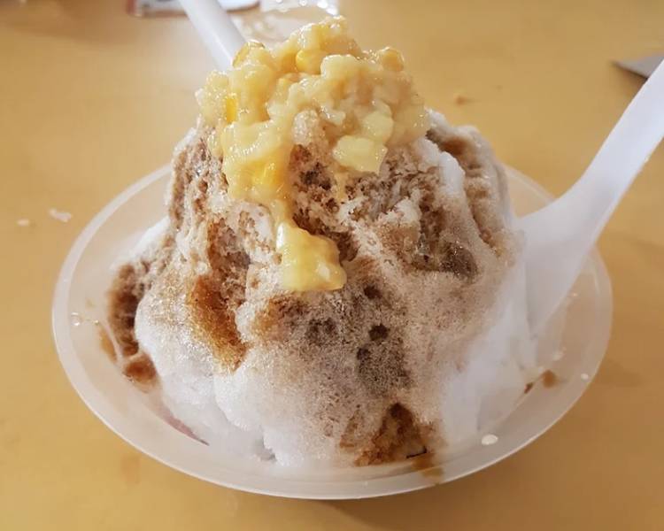 Ice Kachang là món đá bào đặc sản Singapore.