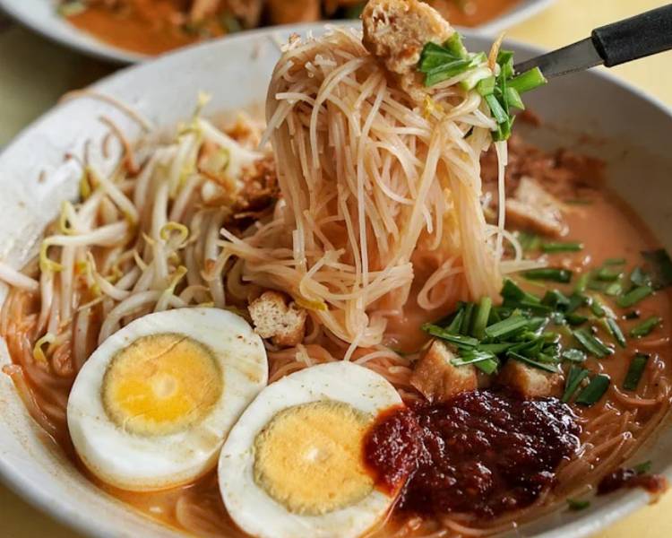 Món mì Xiêm là một trong những đặc sản Singapore được thực khách yêu thích rất nhiều.