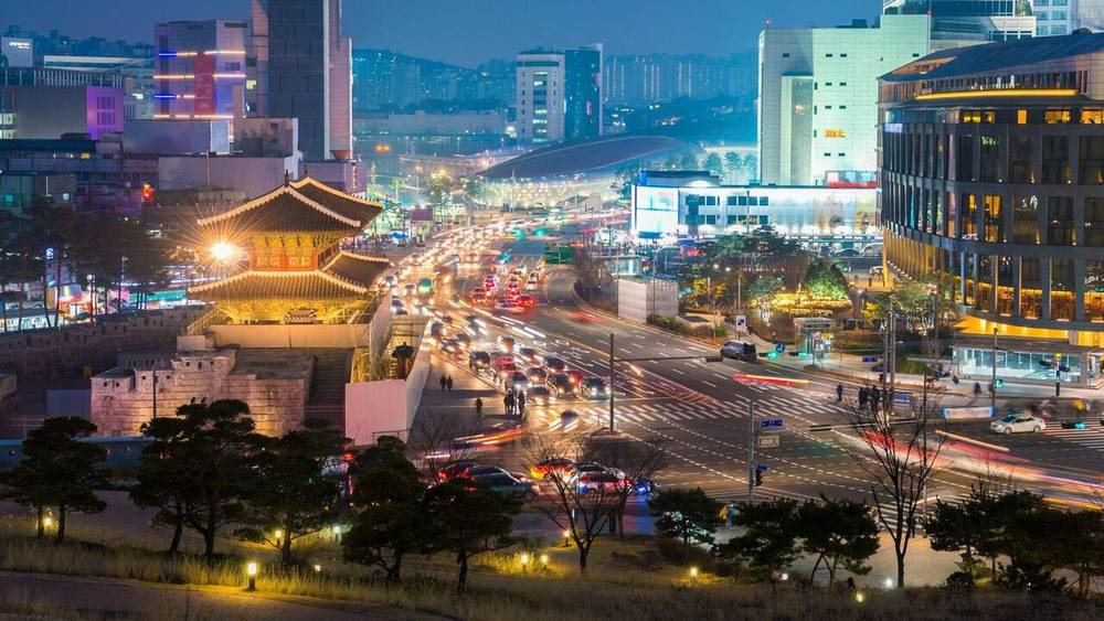 Cổng thành Heunginjimun hiên ngang đứng vững giữa thủ đô suốt 600 năm.