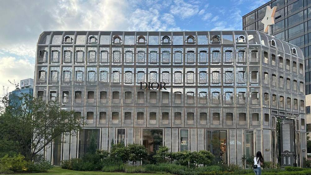 Cửa hàng Dior nổi tiếng tại khu phố Seongsu.