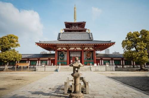 วัดชิเทนโนจิ (Shitennoji Temple)