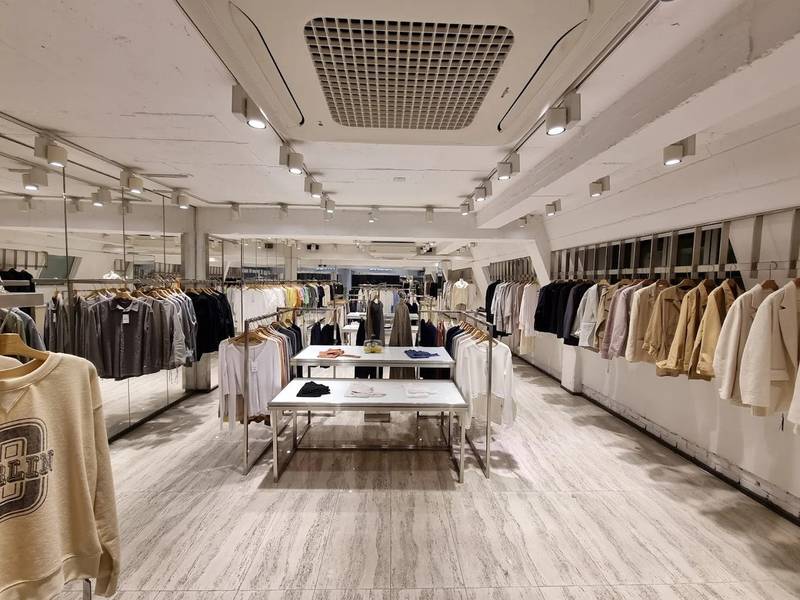 Phố Garosugil quy tụ đầy đủ các thương hiệu thời trang nổi tiếng. 