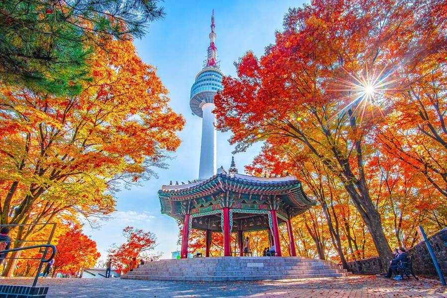 Tháp Namsan là toạ độ ngắm cảnh lý tưởng nhất tại thủ đô Seoul. 