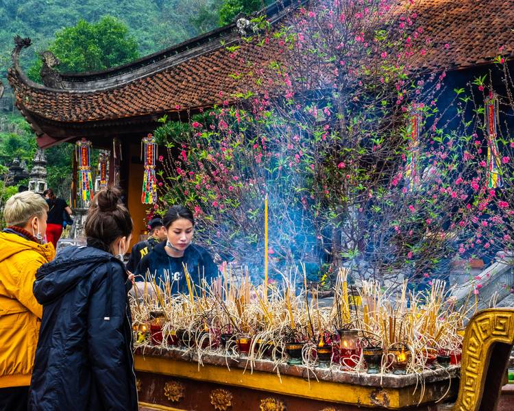 Lễ hội chùa Hương là một trong các lễ hội ở Hà Nội có quy mô đầu tư lớn nhất.