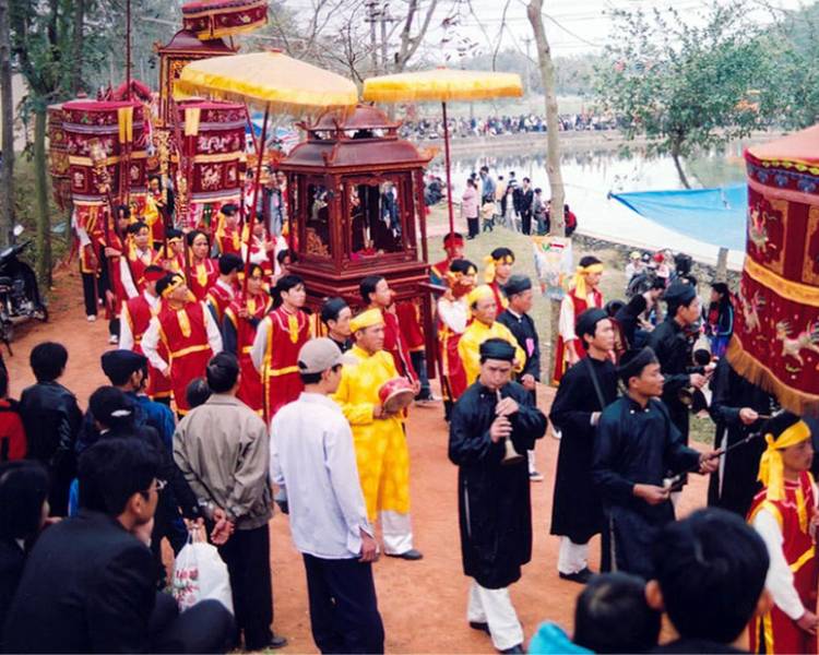 Lễ hội Cổ Loa là một trong những lễ hội ở Hà Nội được xếp hạng Di sản văn hóa phi vật thể Quốc gia.