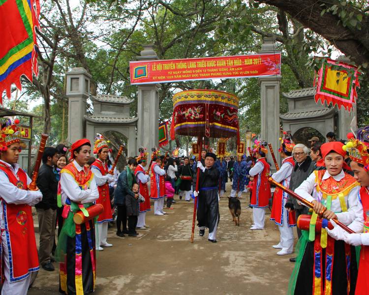 Lễ hội làng Triều Khúc là lễ hội ở Hà Nội rất độc đáo của cư dân Triều Khúc.