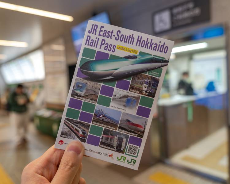 Thẻ JR East giúp du khách quốc tế dễ dàng di chuyển để khám phá miền Đông Nhật Bản.