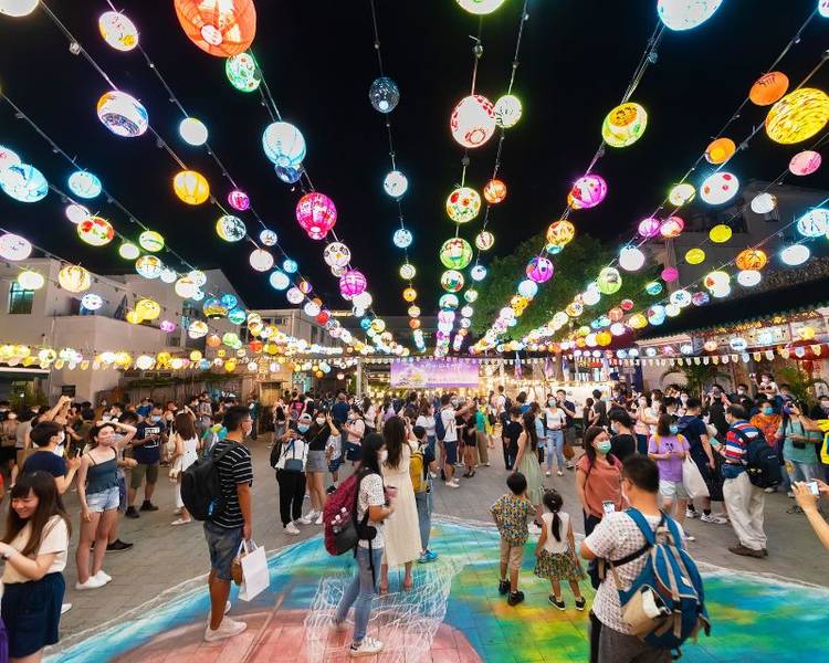 Đại Nhĩ Sơn vào thời điểm tháng 9 nổi bật với Tết Trung thu thu hút rất nhiều du khách.