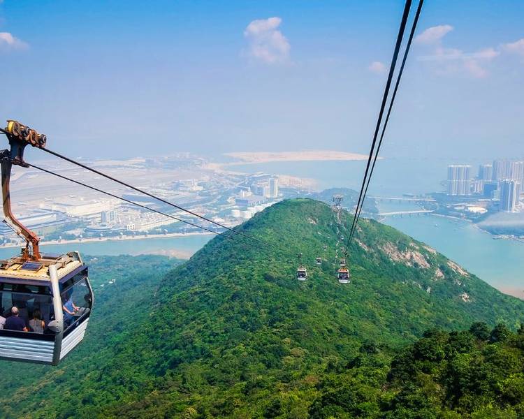Trải nghiệm cáp treo Ngong Ping 360 tại Đại Nhĩ Sơn.