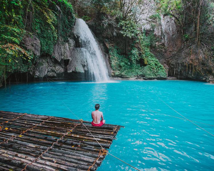 Hãy đến Kawasan Falls vào những ngày mùa khô để tận hưởng hành trình thuận lợi nhất.