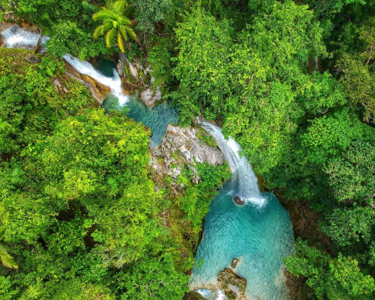 Hãy ghé đến Inambakan Falls sau khi bạn đến với Kawasan Falls trong chuyến du lịch Cebu.