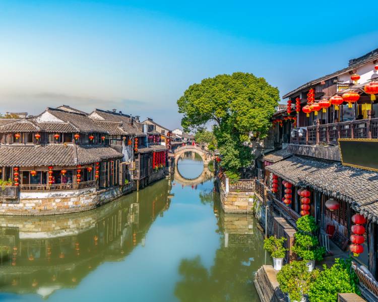 Ô Trấn và Tây Đường cổ trấn đều có số lượng những cây cầu bắc qua sông rất lớn.