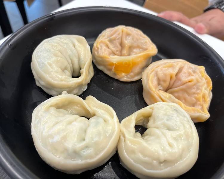 Mandu là món ăn được nhiều du khách lựa chọn thưởng thức khi đến tham quan làng cổ tích Songwol Dong.