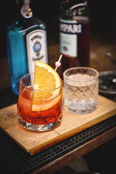 เจริญ บาร์ Coffee & Cocktail เชียงดาว