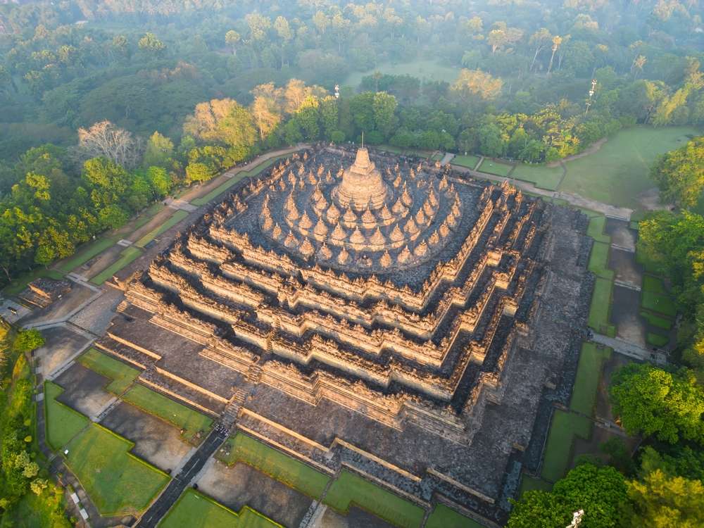 7 Must-Visit UNESCO World Heritage Sites Around the World, 3 min read