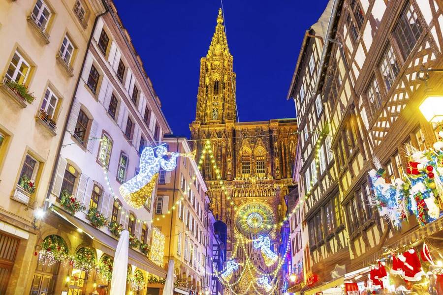 Dịp Giáng sinh là cơ hội tuyệt vời để du khách cảm nhận sự tráng lệ của 
Strasbourg 