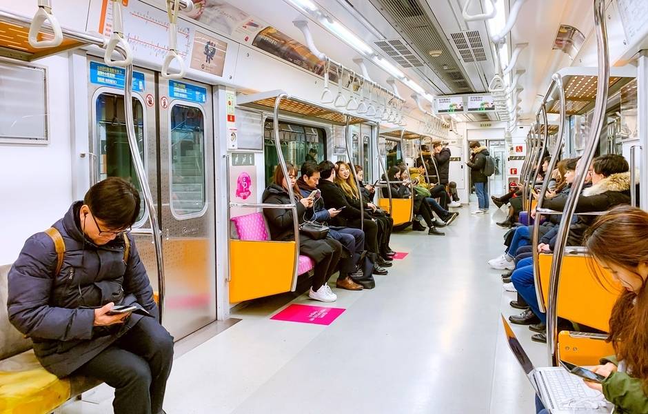 Du khách có thể đến Ikseon dong bằng các loại phương tiện công cộng. 