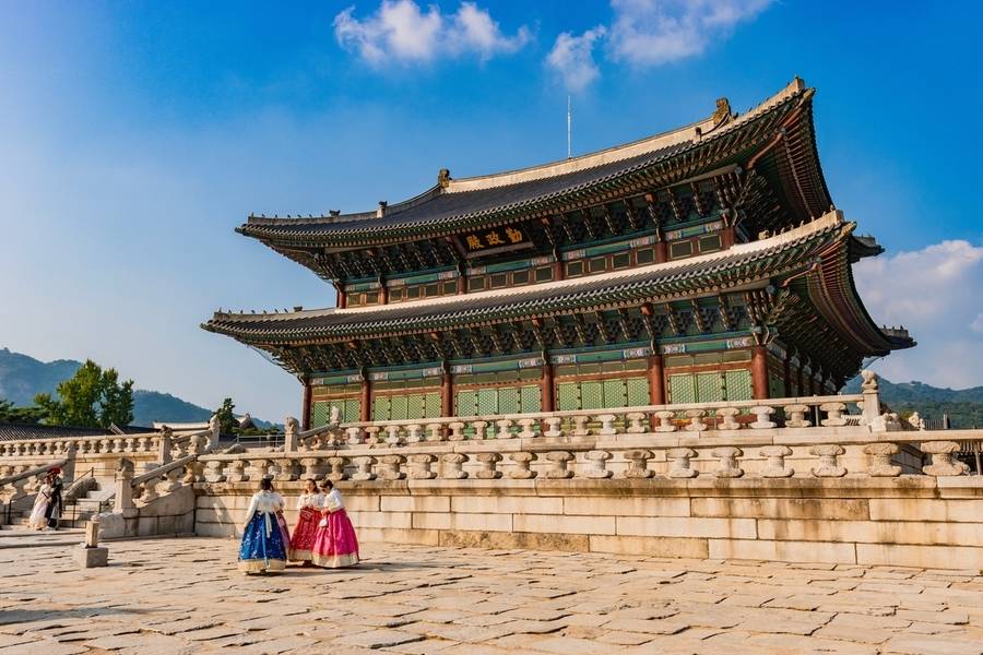 Cung điện Gyeongbokgung là phông nền hoàn hảo cho các bộ hình cổ trang. 
