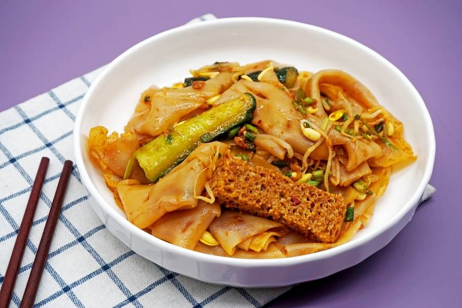 Mì lạnh Liangpi là món ăn truyền thống nổi tiếng của Tây An. 