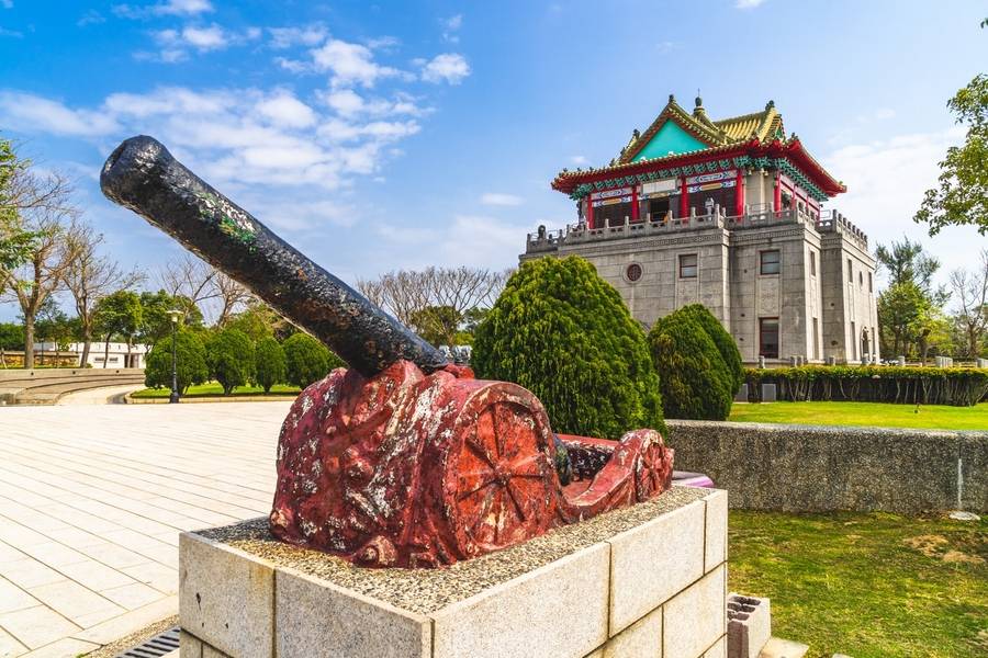 Tháp Cự Quang là công trình mang tính biểu tượng của đảo Kim Môn.