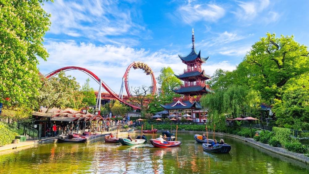 Tivoli mang đến đủ trải nghiệm từ trò chơi cảm giác mạnh.
