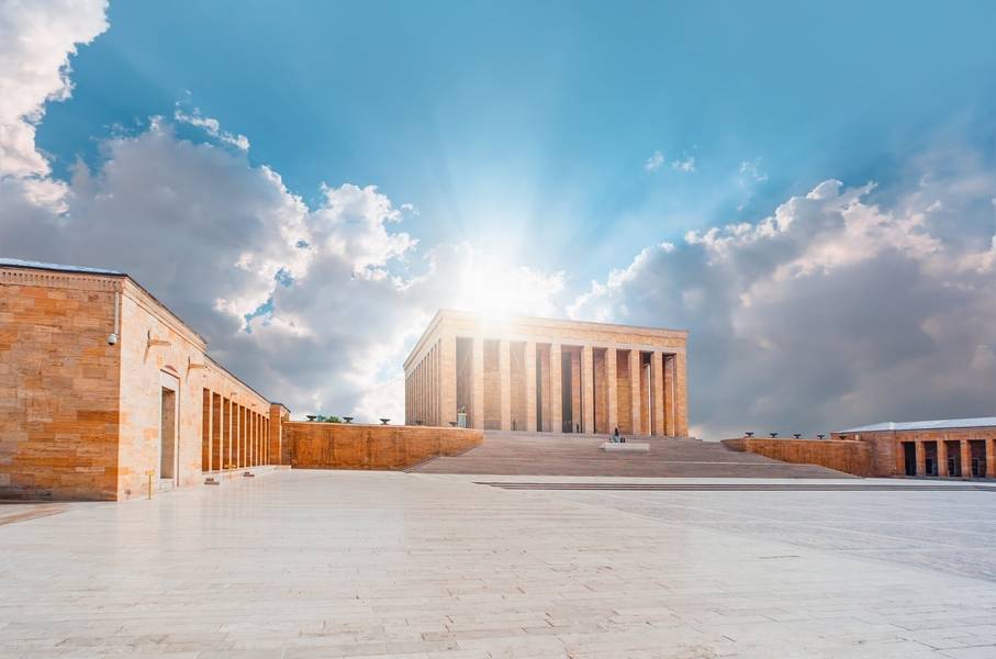 Quảng trường nghi lễ rộng lớn tại Anıtkabir. 
