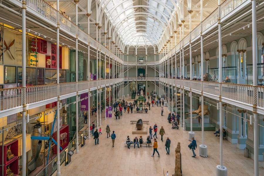 Không gian bên trong Bảo tàng Quốc gia Scotland mở ra hành trình khám phá lịch sử. 
