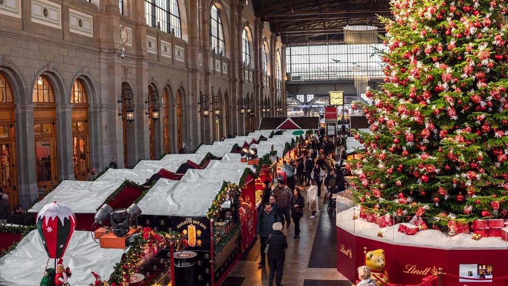 Thành phố Zurich ngập tràn không khí lễ hội mùa cuối năm. 