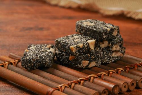 ลูกกวาดงาดำเสฉวน (Black Sesame Candy)