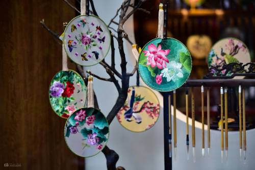 พัดผ้าไหมเฉิงตู (Silk Fan)