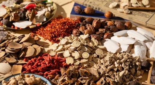 ผลิตภัณฑ์สมุนไพรจีน (Chinese Herbal Products)
