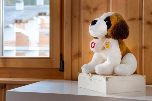  ตุ๊กตาหมาเซนต์เบอร์นาร์ด (St. Bernard Dog Souvenirs)