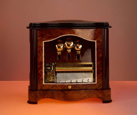กล่องดนตรีสวิส (Swiss Music Box)