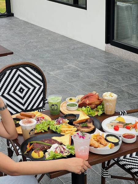 Chomchan Cafe&Somtum Bar