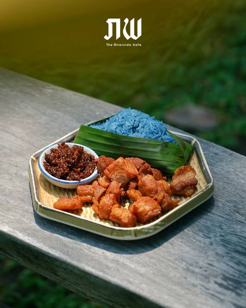 ภพ The Riverside Cafe