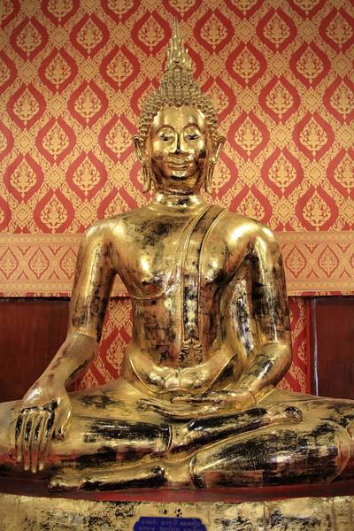 พระพุทธรูปหลวงพ่อพระประธาน (หลวงพ่อสุโขทัยไตรมิตร)