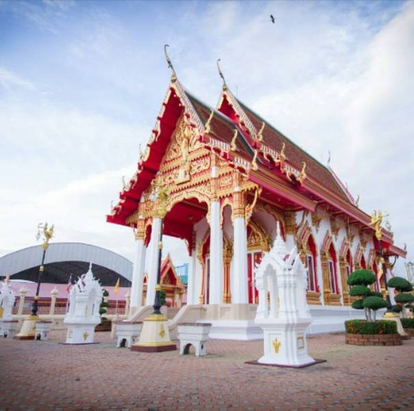 วัดลาดสนุ่น