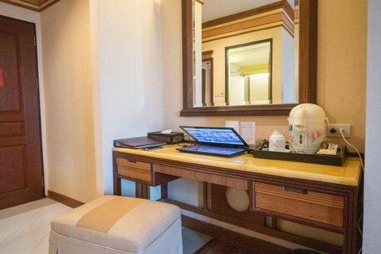 โรงแรม เอเชีย แอร์พอร์ท (Asia Airport Hotel)
