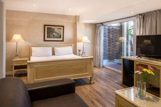 Exe Hotel Colón