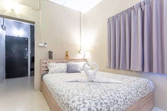 The Beach Cha Am Guest House