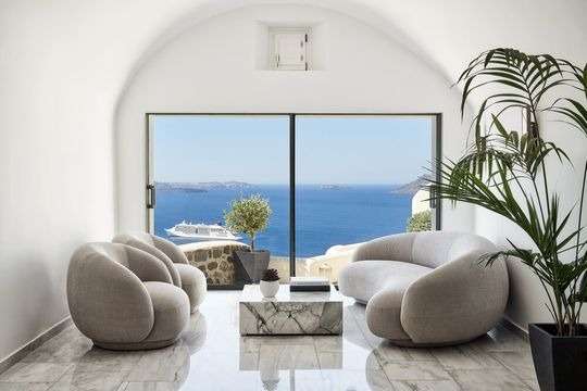 Canaves Oia Suites