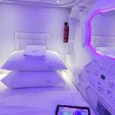 MET A Space Pod Phrom Phong